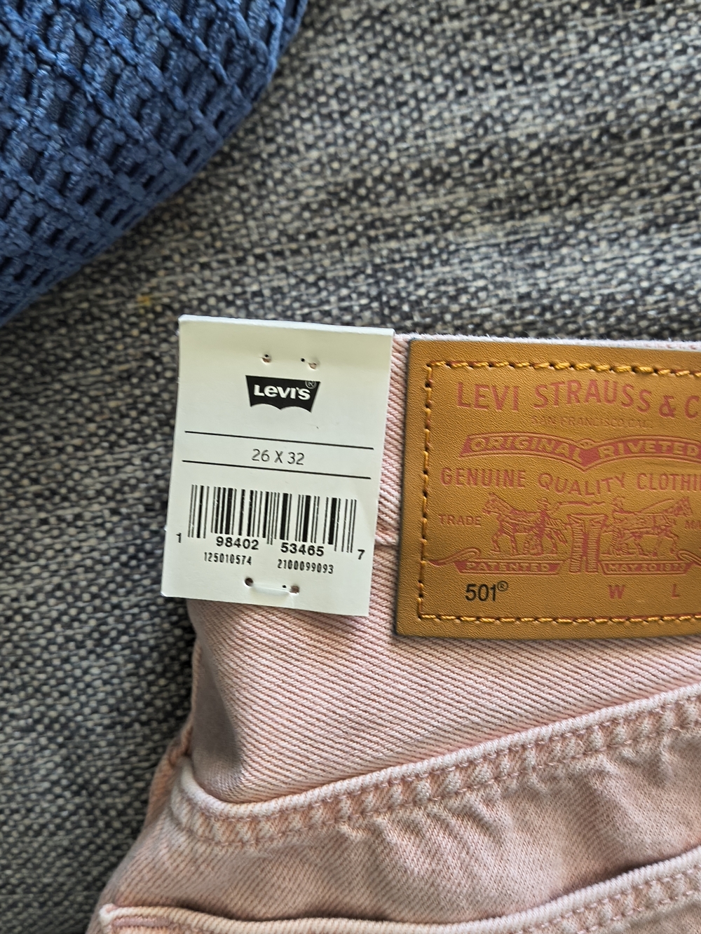 NWT - Levi's Straight Leg Jeans in Light Pink - Picture 3 of 3